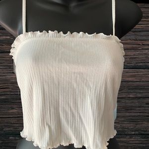 NWOT👰‍♀️ Adorable little White Crop Top